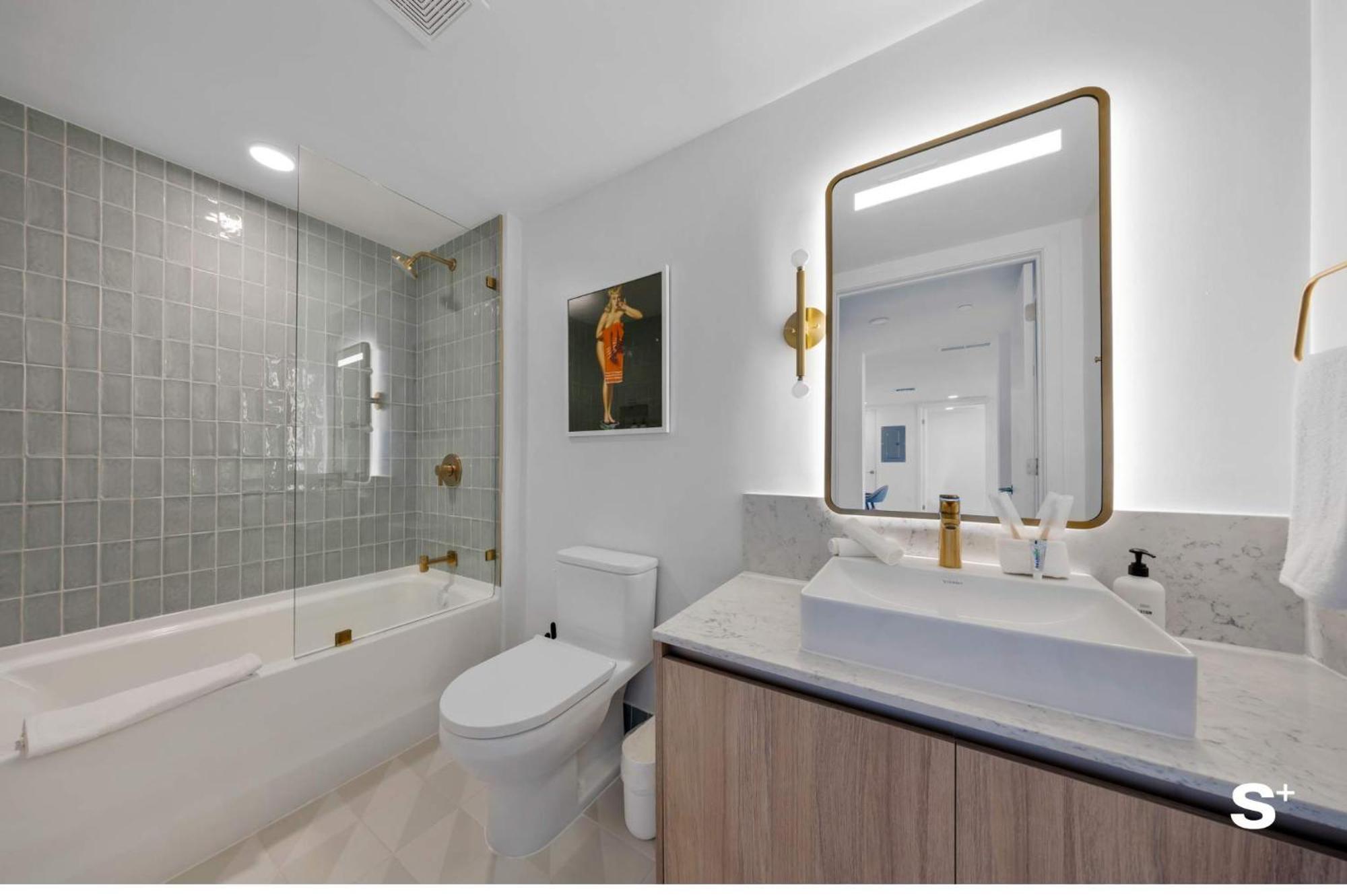 Contemporary Getaway With Skyline & Bay Views Сasa de vacaciones Miami