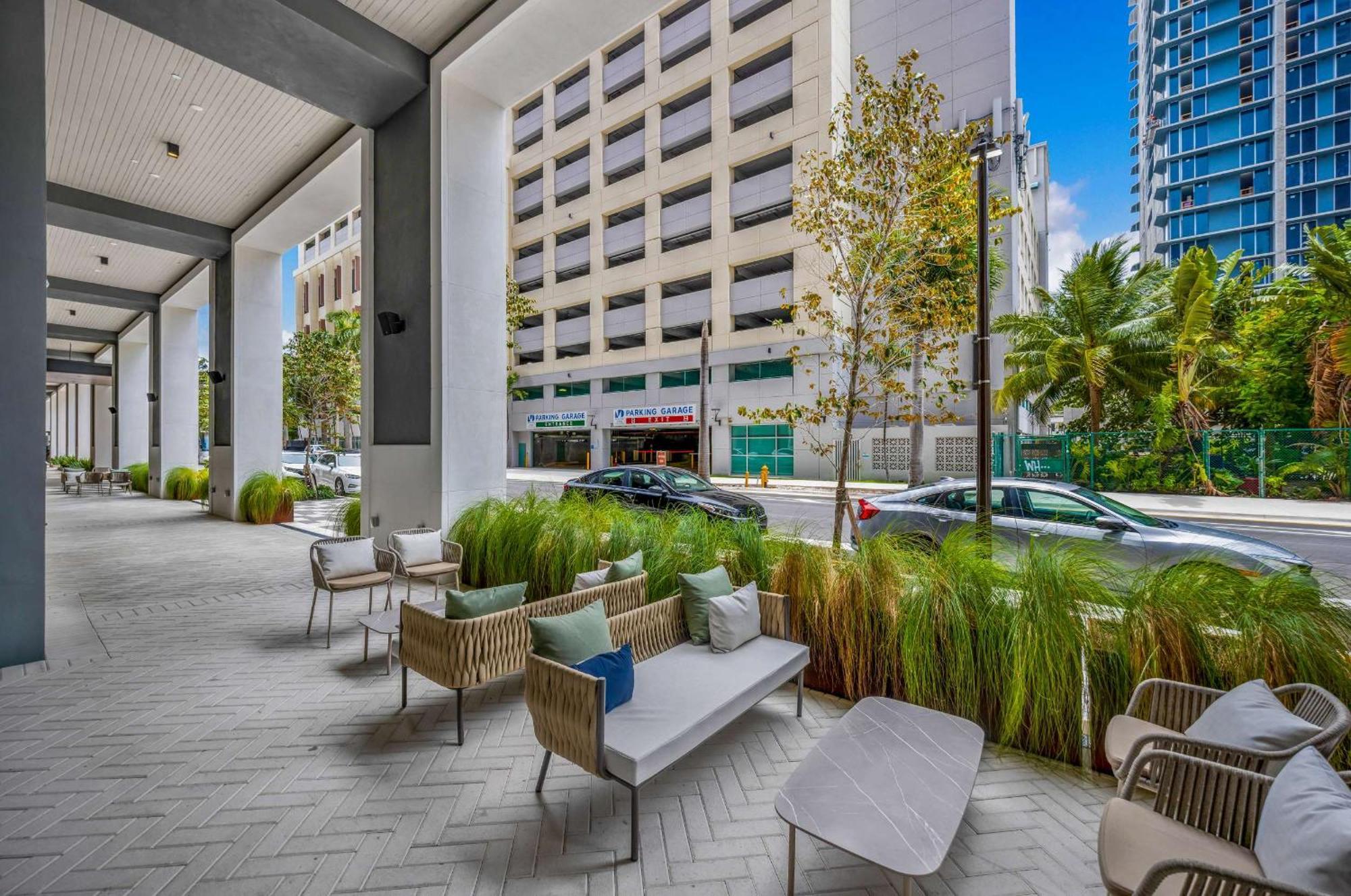 Contemporary Getaway With Skyline & Bay Views Сasa de vacaciones Miami