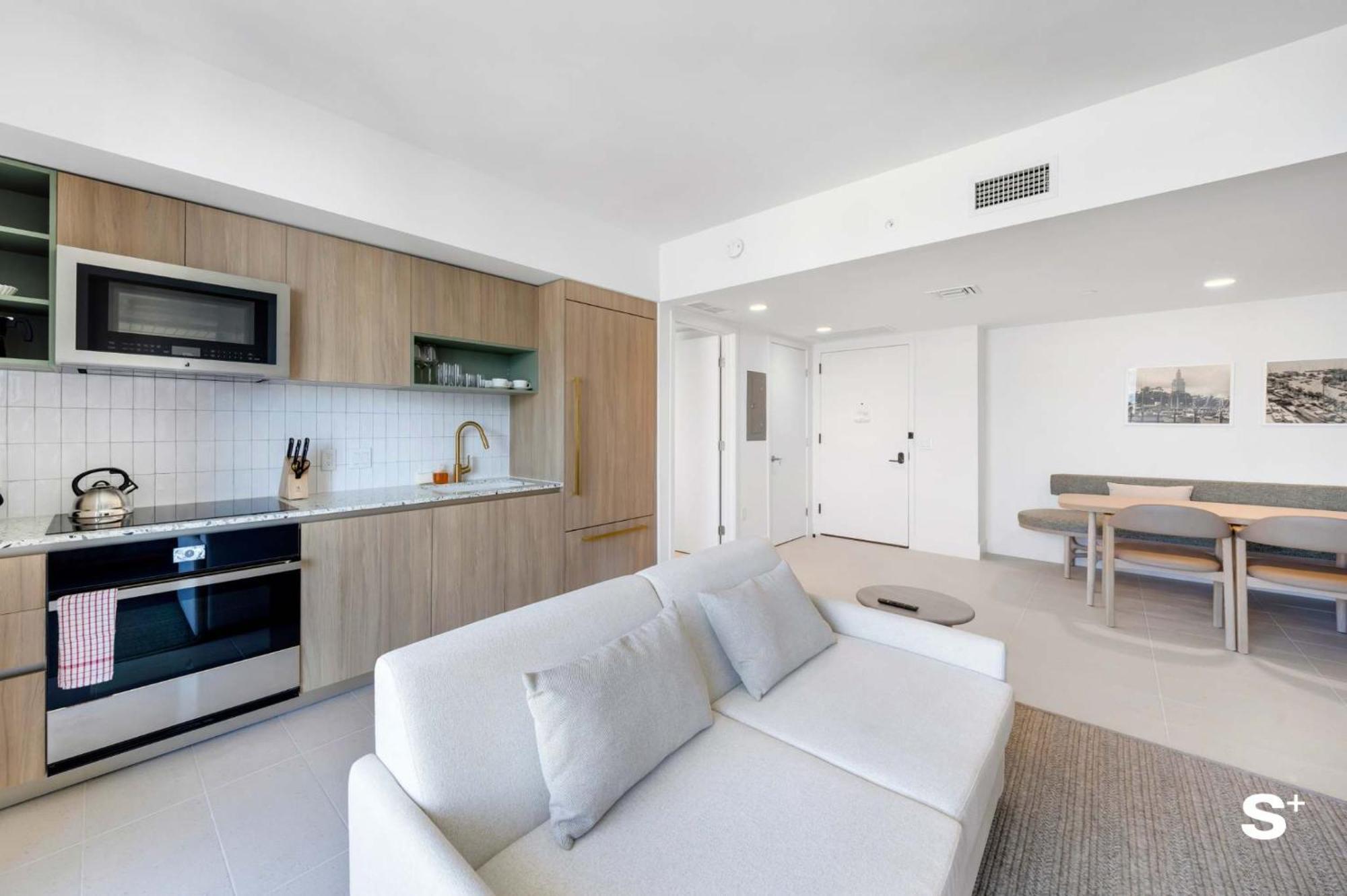 Сasa de vacaciones Contemporary Getaway With Skyline & Bay Views