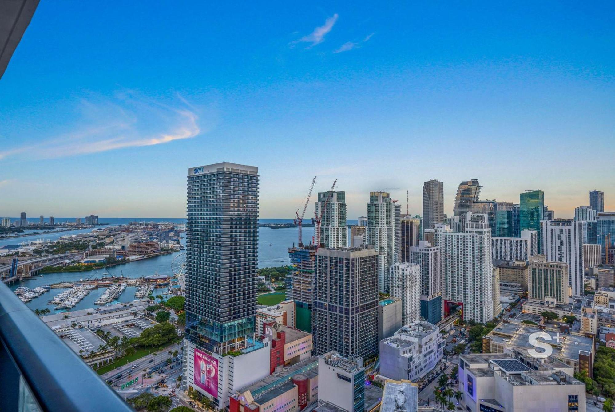 Casa de férias Contemporary Getaway With Skyline & Bay Views Miami